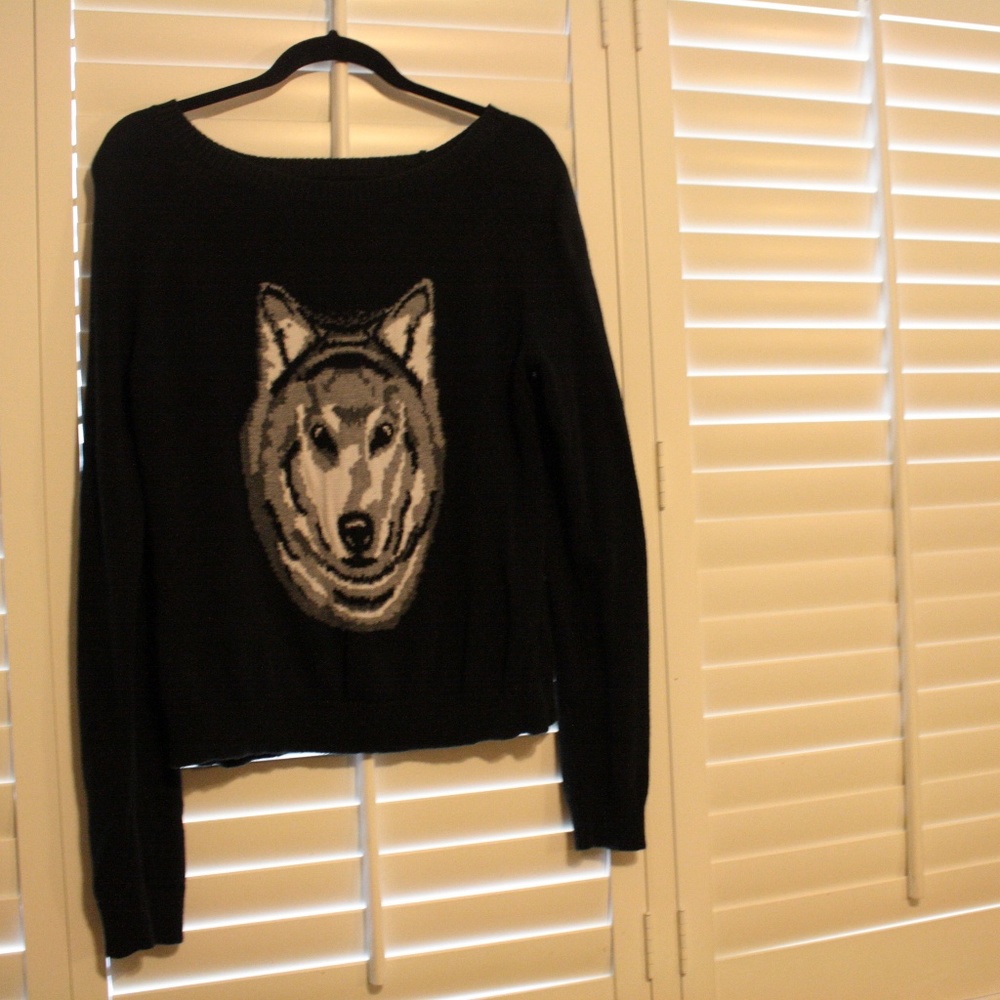 Wolf knit sweater